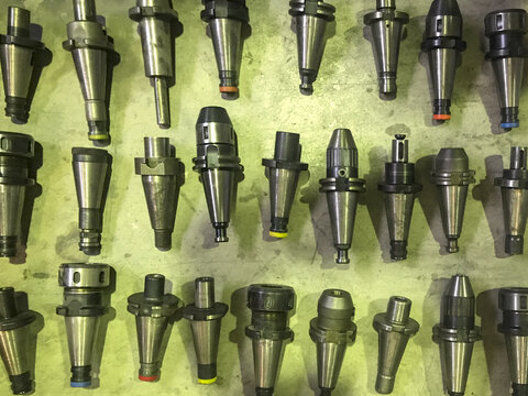 Tool holders for a milling machine